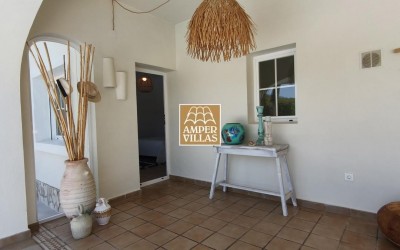 Villa exclusive, offrant privacité et cadre naturel.